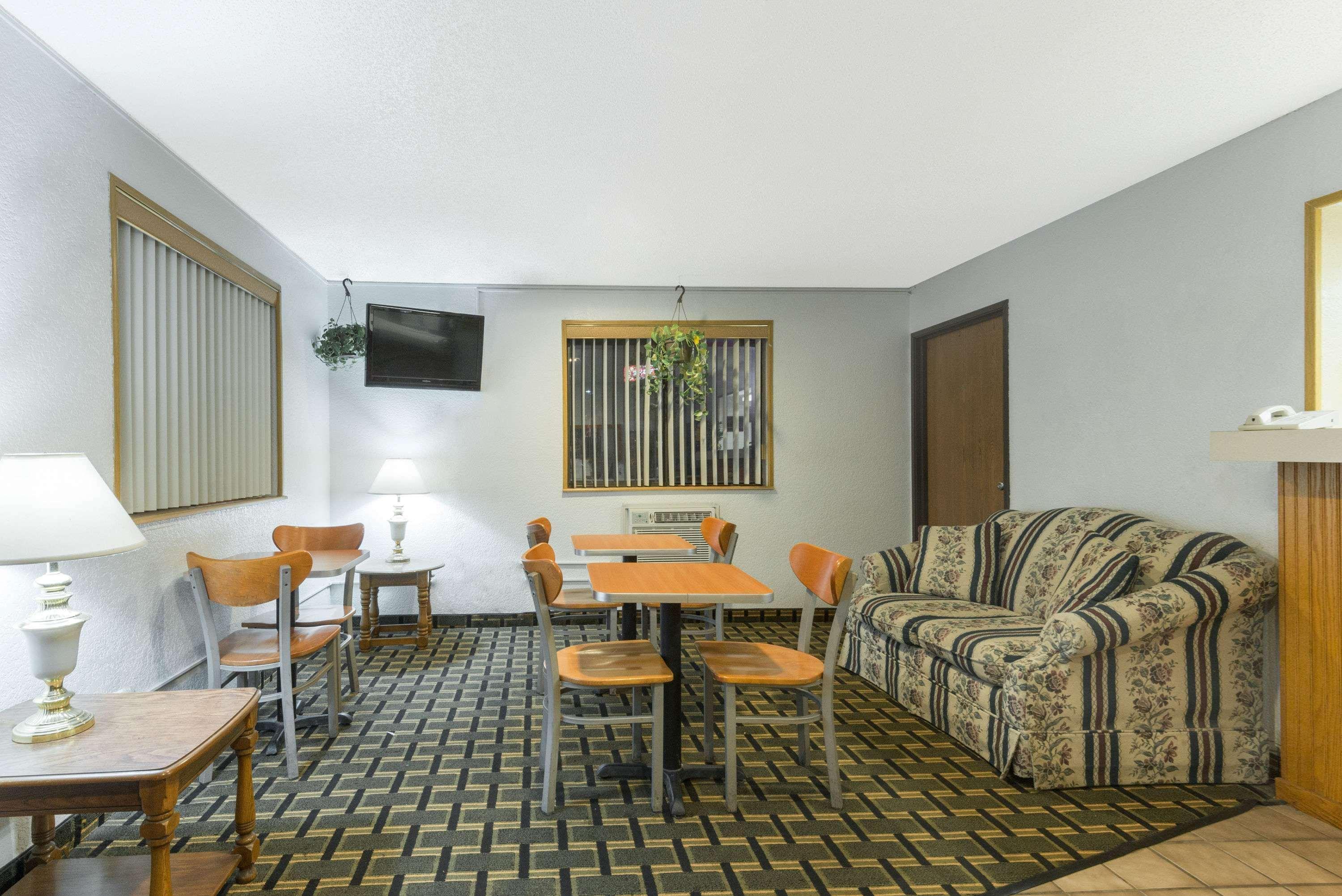 Super 8 By Wyndham Twinsburg/Cleveland Area Exterior foto